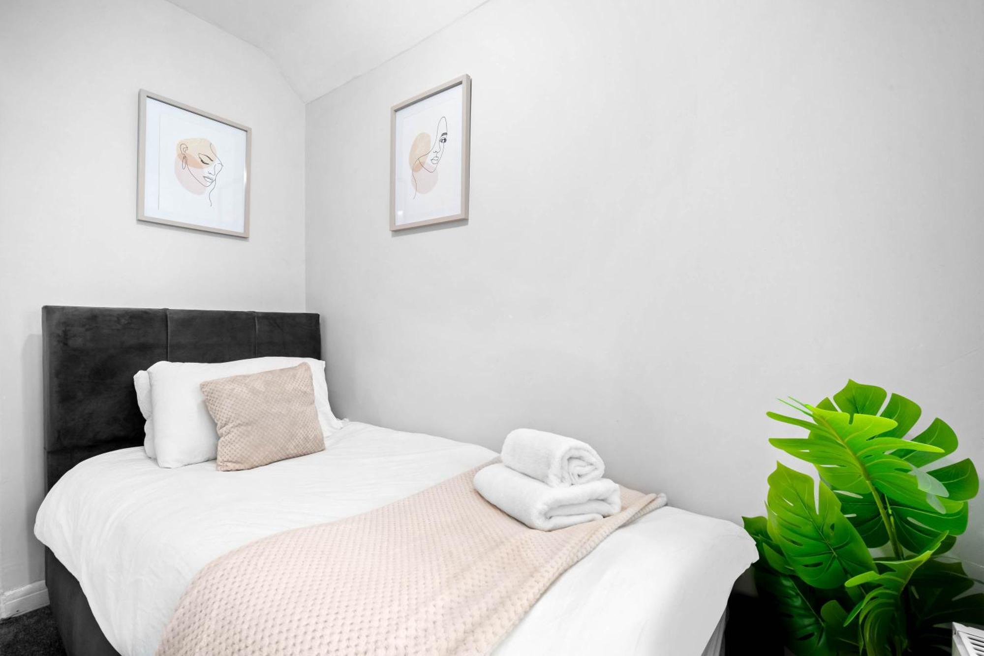 Modern 18 Guest Large Home In Solihull - Near Nec, Jlr, Hs2 And Bhx Birmingham Esterno foto
